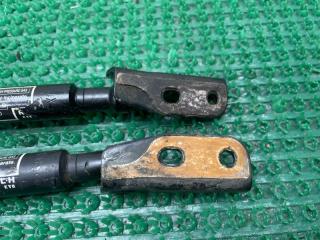 Амортизатор багажника TOYOTA Blade AZE156 2AZ-FE 68950-12510 4 ракурс
