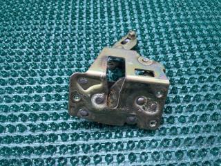 Запчасть замок двери задний левый TOYOTA Town Ace 1995