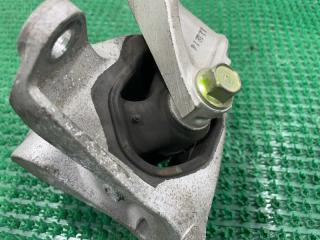 Подушка двигателя Honda CR-V RM1 R20A 50850-T0C-J01 3 ракурс