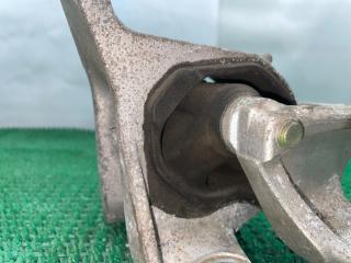 Подушка двигателя Honda CR-V RM1 R20A 50850-T0C-J01 4 ракурс