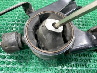 Подушка двигателя задняя TOYOTA Blade AZE156 2AZ-FE 12371-22230 4 ракурс