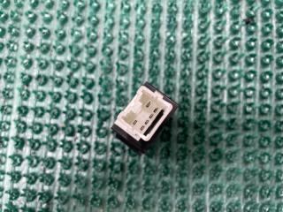 Кнопка туманки SUBARU FORESTER SG9 83001SA080 3 ракурс