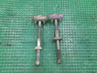 Крепление торсиона NISSAN Vanette Truck SKF2TN RF 54216HC000 1 ракурс