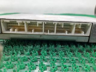 Блок управления двс TOYOTA VOXY AZR60G 1AZ-FSE 89666-28130 2 ракурс