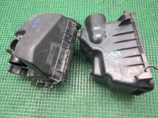 Корпус воздушного фильтра TOYOTA Corolla Axio NZE161 1NZ-FE 17701-21100 3 ракурс Корпус воздушного фильтра TOYOTA Corolla Axio NZE161 1NZ-FE 17701-21100 3 ракурс
