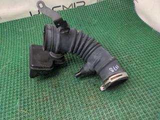 Патрубок воздушного фильтра TOYOTA Blade AZE156 2AZ-FE 17881-28300 2 ракурс Патрубок воздушного фильтра TOYOTA Blade AZE156 2AZ-FE 17881-28300 2 ракурс