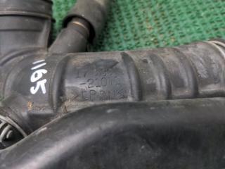Патрубок воздушного фильтра TOYOTA Sienta NCP81 1NZ-FE 17880-21071 4 ракурс