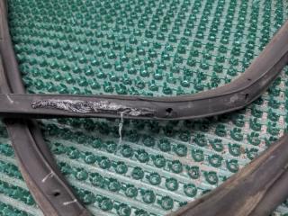 Уплотнение двери переднее TOYOTA Town Ace YR25 2YJ 62313-28050 3 ракурс