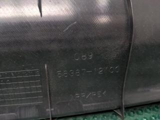 Накладка замка багажника TOYOTA Corolla Axio NZE161 1NZ-FE 58387-12100 3 ракурс