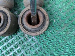 Амортизатор задний TOYOTA VOXY AZR60G 1AZ-FSE 48531-80702 5 ракурс