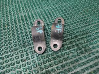 Крепление стабилизатора переднее TOYOTA Belta SCP92 2SZ-FE 48824-52060 3 ракурс
