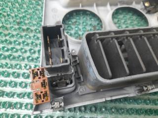 Консоль центральная Honda HR-V GH1 D16A 77211S2H000ZA 5 ракурс
