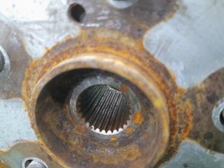 Ступица левая передняя TOYOTA Ipsum ACM21W 2AZ-FE 43212-44040 2 ракурс
