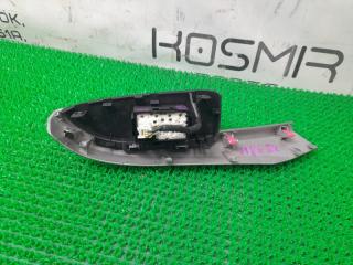 Кнопка стеклоподъемника левая задняя TOYOTA PRIUS ZVW30 2ZR-FXE 74272-47060 2 ракурс