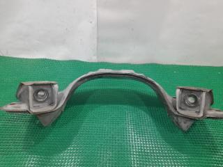 Балка под двс передняя TOYOTA HIACE KZH100G 1KZ-TE 51021-26030 4 ракурс Балка под двс передняя TOYOTA HIACE KZH100G 1KZ-TE 51021-26030 4 ракурс