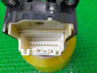 Кнопка стеклоподъемника правая передняя TOYOTA Ipsum ACM21W 2AZ-FE 84040-44010 4 ракурс