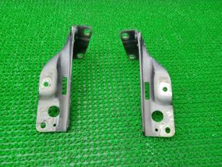 Петля капота передняя TOYOTA PRIUS ZVW30 2ZR-FXE 53410-47070 3 ракурс