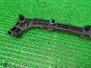 Крепление бампера правое заднее Lexus HS250H ANF10 2AZ-FXE 5257575010 3 ракурс