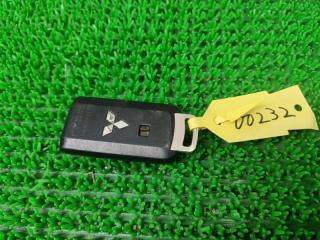 Ключ зажигания Mitsubishi Outlander GF8W 8637A815 2 ракурс Ключ зажигания Mitsubishi Outlander GF8W 8637A815 2 ракурс