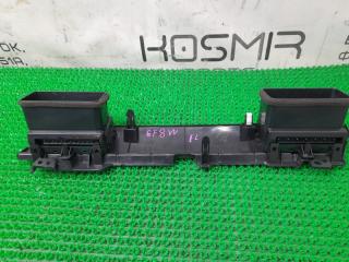 Решетка вентиляционная левая передняя Mitsubishi Outlander GF8W 8055A052 2 ракурс