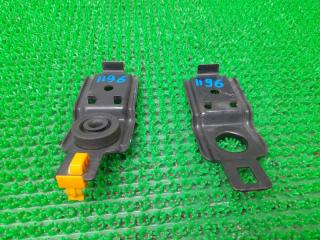 Крепление радиатора Subaru Impreza WRX GDA EJ205 45124FE000 1 ракурс Крепление радиатора Subaru Impreza WRX GDA EJ205 45124FE000 1 ракурс