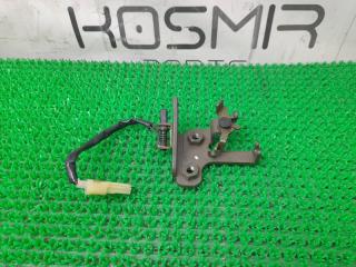 Петля замка багажника задняя Subaru Impreza WRX GDA EJ205 57531FE000 1 ракурс