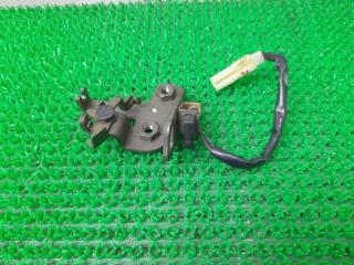 Петля замка багажника задняя Subaru Impreza WRX GDA EJ205 57531FE000 2 ракурс