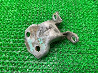 Петля дверная правая передняя SUBARU LEGACY BG9 EJ25 61220AC010 1 ракурс