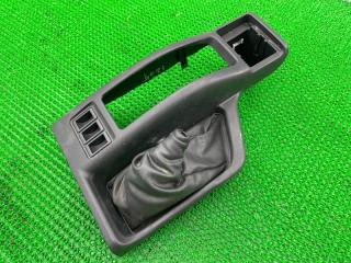 Кожух селектора кпп NISSAN Terrano 1998 контрактная Кожух селектора кпп NISSAN Terrano 1998