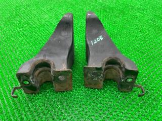 Крепление стабилизатора переднее NISSAN Terrano RR50 QD32ETI 546340W000 2 ракурс