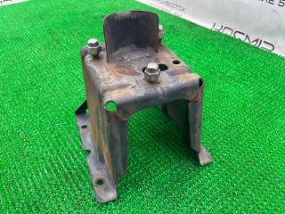 Крепление запасного колеса NISSAN Terrano Regulus 1996 контрактная Крепление запасного колеса NISSAN Terrano Regulus 1996