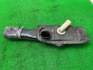 Воздухозаборник TOYOTA Hiace KZH106W 1KZ-TE 52820-26020 2 ракурс