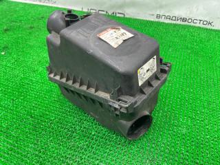Корпус воздушного фильтра TOYOTA Avensis AZT250 1AZ-FSE 17701-0D041 2 ракурс Корпус воздушного фильтра TOYOTA Avensis AZT250 1AZ-FSE 17701-0D041 2 ракурс