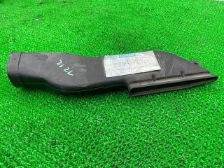 Воздухозаборник TOYOTA CROWN GS121 1G-GZEU 53299-30150 1 ракурс Воздухозаборник TOYOTA CROWN GS121 1G-GZEU 53299-30150 1 ракурс
