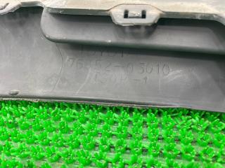 Накладка на бампер передняя TOYOTA Avensis AZT250 1AZ-FSE 76852-05010 3 ракурс