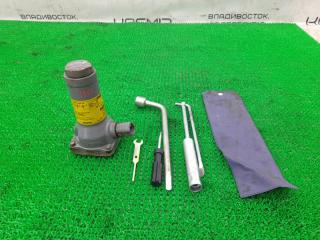 Домкрат NISSAN Terrano Regulus 1996