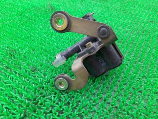 Клапан пневмоподвески правый передний Toyota Celsior UCF31 3UZ-FE 4809550040 5 ракурс Клапан пневмоподвески правый передний Toyota Celsior UCF31 3UZ-FE 4809550040 5 ракурс