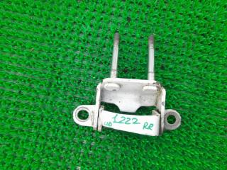 Петля дверная правая задняя TOYOTA LAND CRUISER PRADO LJ78W 2L-TE 68750-60040 1 ракурс