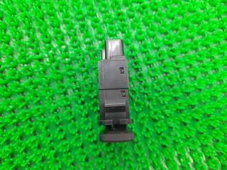 Кнопка открывания багажника TOYOTA Harrier GSU30W 2GR-FE 84930-28040 3 ракурс