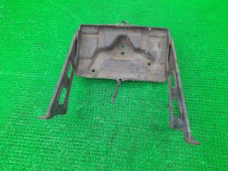 Подставка под аккумулятор левая передняя TOYOTA LAND CRUISER PRADO LJ78W 2L-TE 74403-60170 1 ракурс