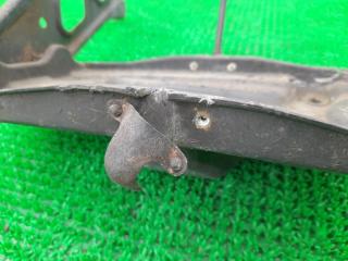 Подставка под аккумулятор левая передняя TOYOTA LAND CRUISER PRADO LJ78W 2L-TE 74403-60170 4 ракурс
