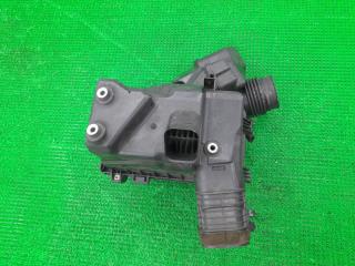 Корпус воздушного фильтра TOYOTA Harrier GSU30W 2GR-FE 17700-31680 1 ракурс