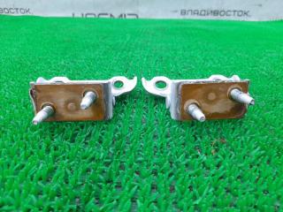 Петля дверная задняя TOYOTA Harrier GSU30W 2GR-FE 68810-48010 2 ракурс