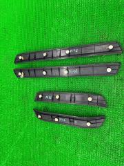 Накладка на порог TOYOTA Harrier GSU30W 2GR-FE 67911-48051-C0 3 ракурс