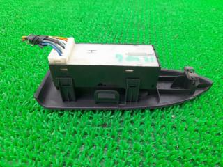 Кнопка стеклоподъемника левая передняя NISSAN SKYLINE CPV35 VQ35DE 25411-CD400 3 ракурс