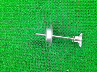 Крепление запасного колеса TOYOTA Corolla NZE121 1NZ-FE 51900-12040 2 ракурс