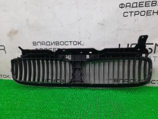 Решетка радиатора BMW 7-Series E65 N62B44A 51 13 7 037 727 5 ракурс Решетка радиатора BMW 7-Series E65 N62B44A 51 13 7 037 727 5 ракурс