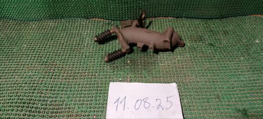 Приемная труба глушителя Delica 1995 P25W 4D56