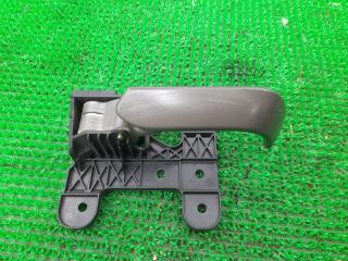 Фото запчасти ручка двери внутренняя передняя левая Nissan Armada 2006 контрактная запчасть Запчасть ручка двери внутренняя передняя левая Nissan Armada 2006