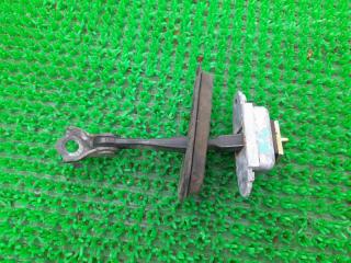 Фото запчасти ограничитель двери задний левый Nissan Armada 2006 контрактная запчасть Запчасть ограничитель двери задний левый Nissan Armada 2006